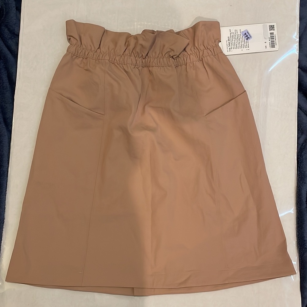 NWT Lululemon Trip Taker skirt size 6.